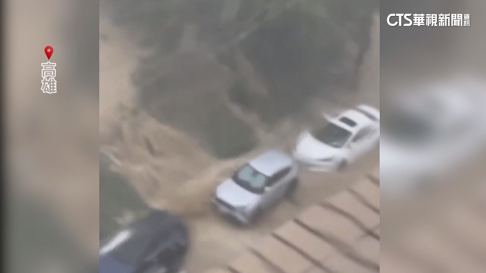 山陀兒登陸高雄！　左營區街道淹水.路樹橫躺馬路