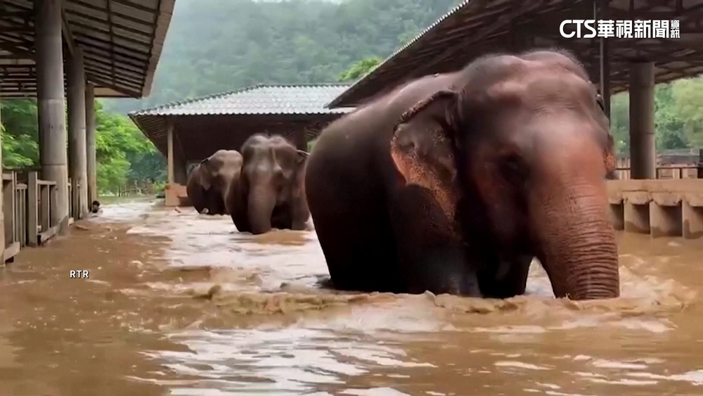 連日降雨引發山洪山崩　泰國北部多地淹水