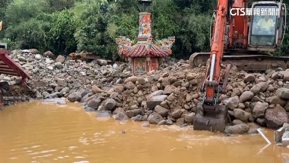 雷雨狂轟北海岸　金山現泥流　居民嘆「水都到我家」