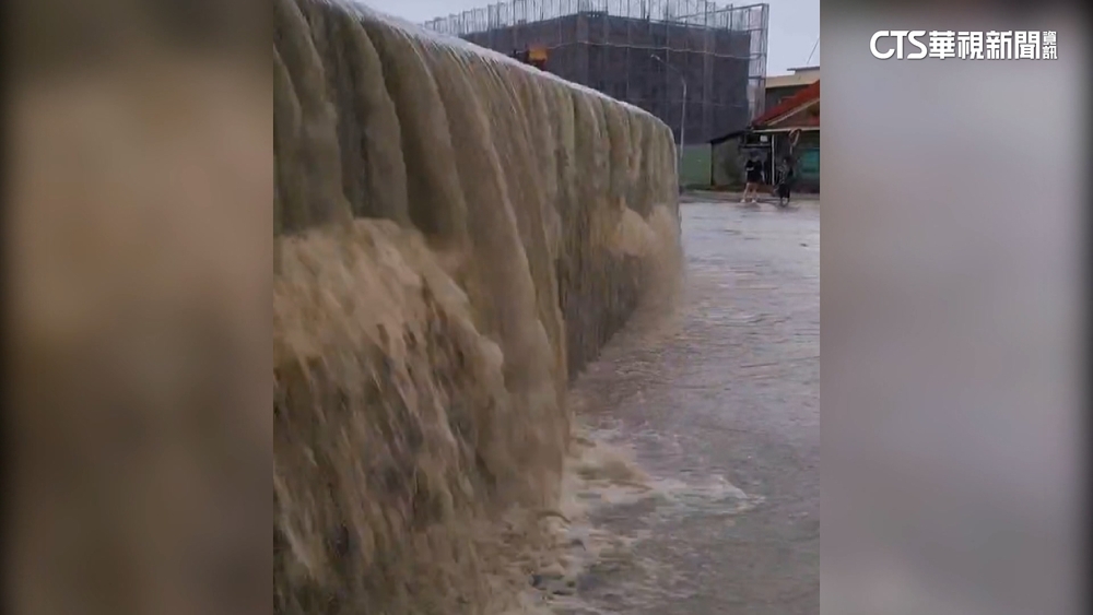 典寶溪溢堤！岡山白米里70戶慘淹　里長：盼設滯洪池
