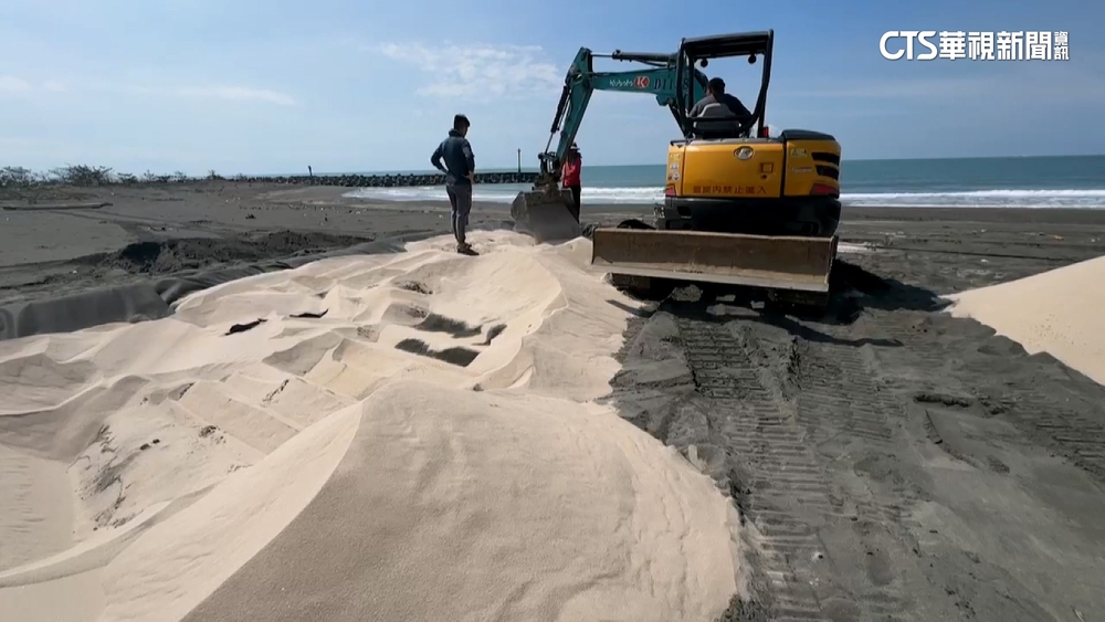 巨浪強風捲　全運會大鵬灣角力白沙灘「黑了頭」