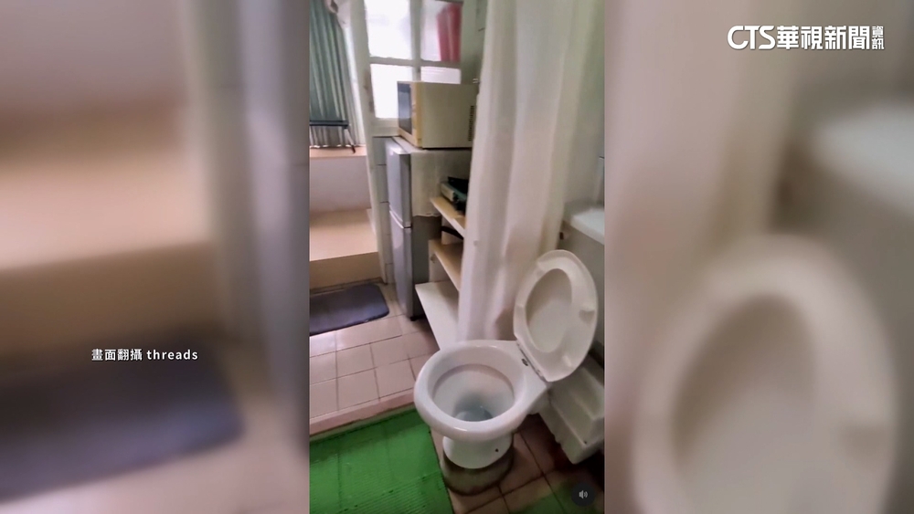 穢氣！套房租7千元「開門見廁」　網譏：邊煮飯邊洗澡？