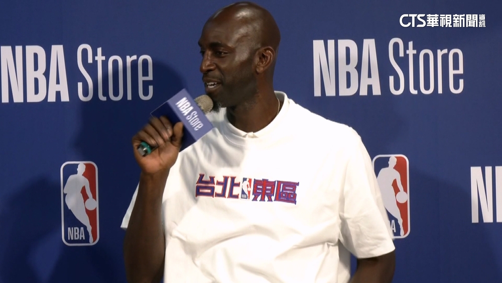 「狼王」魅力襲台！　NBA傳奇K.　Garnett現身東區