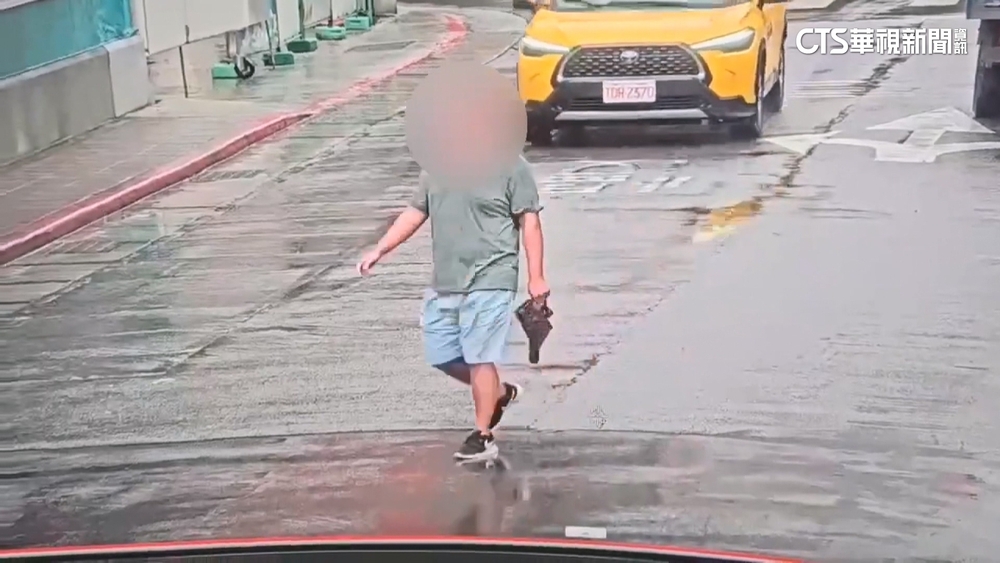 不滿同車女子發出聲音　男子推人後逃逸遭逮