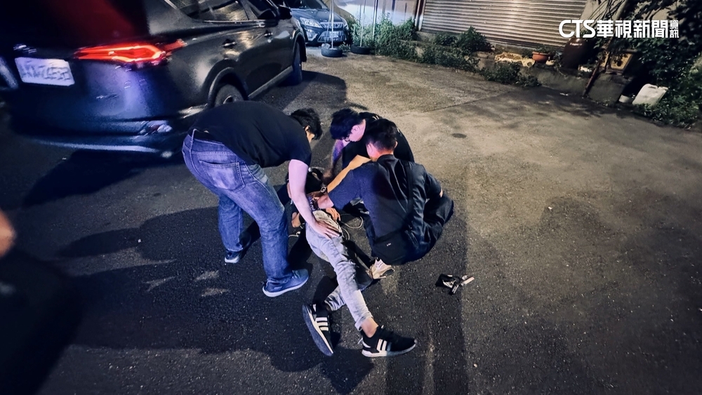 假借菸真行搶！　趁不備當街出手　嫌稱：討回代墊車資