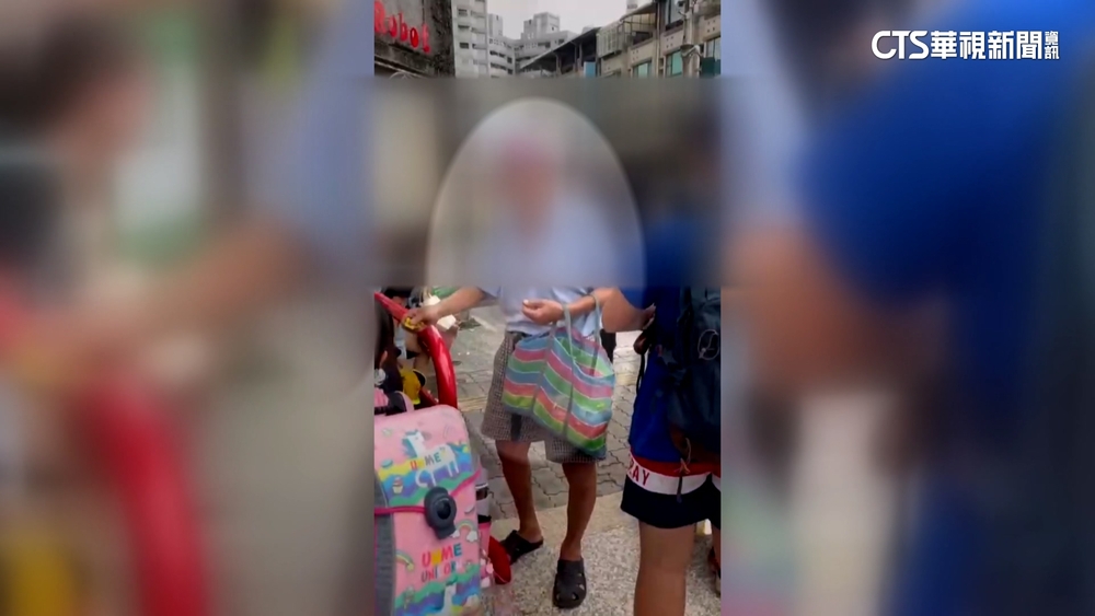 屏東國小外現詭異發糖伯　校方：即時制止.報警處理