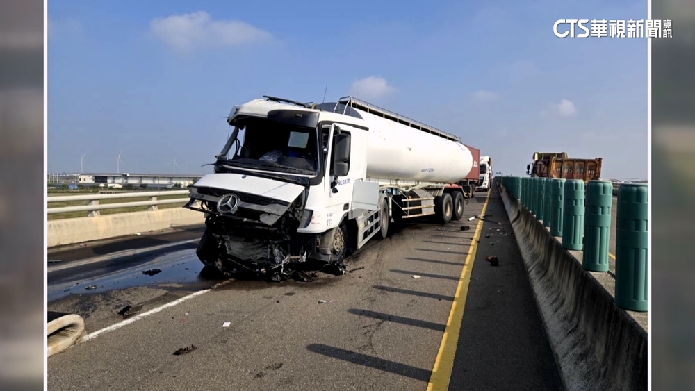 台61漢寶段油罐車追撞「重油傾瀉」　全線封閉回堵