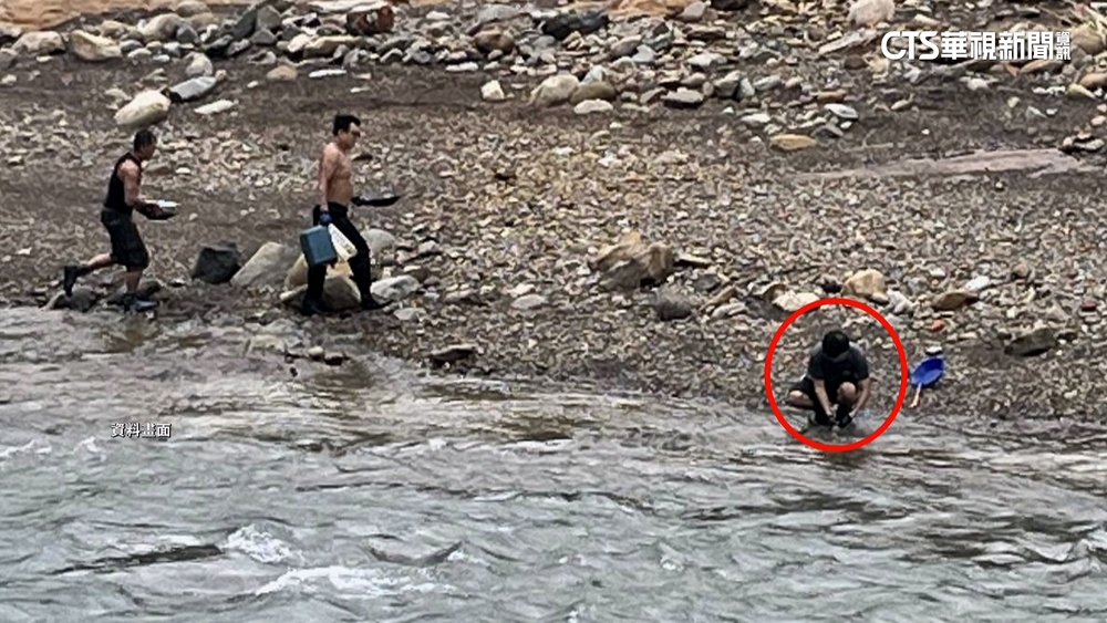 金價又創新高！　員山子分洪上游「淘金熱」　警柔性勸離