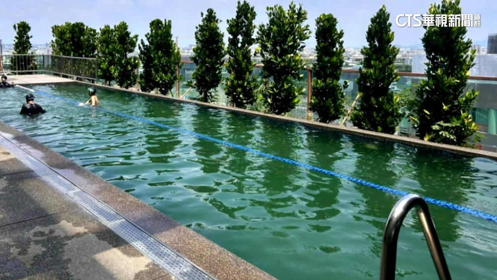 飯店泳池水一片綠　住宿民眾控小孩下水眼腫