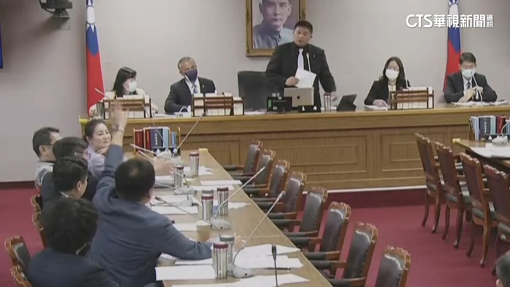 藍綠修法激辯逾9小時　憲法訴訟法修正案送黨團協商