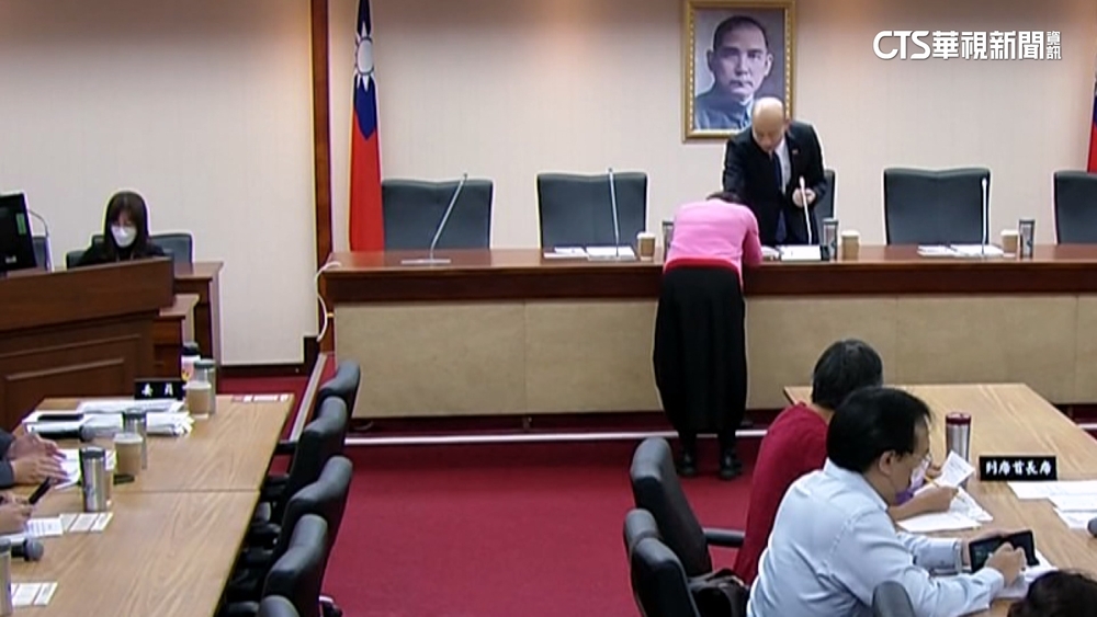 不滿韓國瑜增列協商「選罷法」　綠營：假協商真闖關