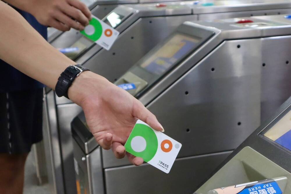 高雄捷運、輕軌11/1起　取消電子票證85折優惠