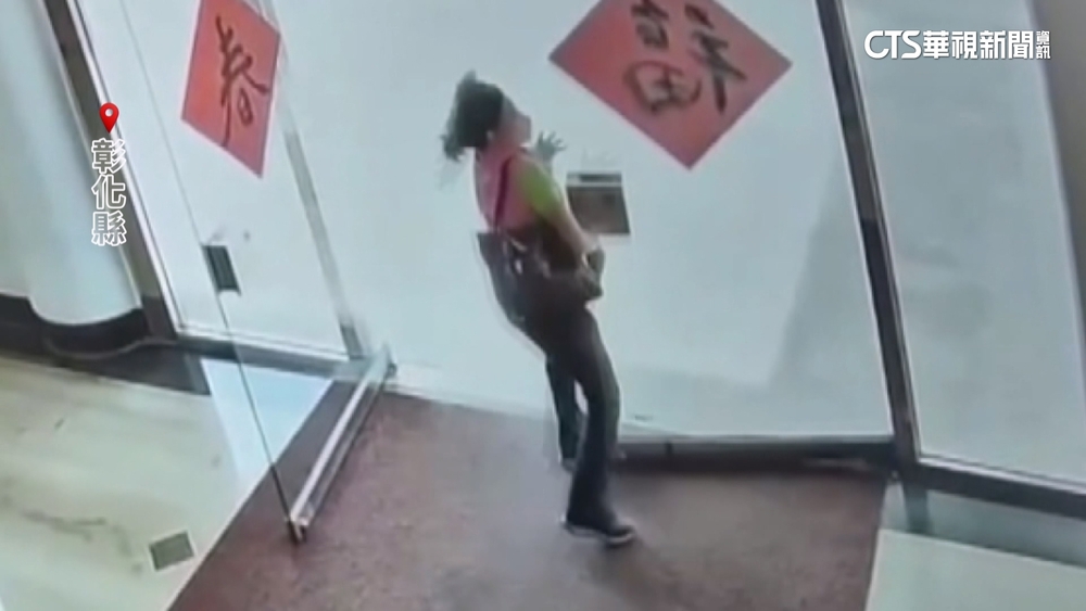 彰化市區颳7級風　議會大門「擋不住」　議員掛彩