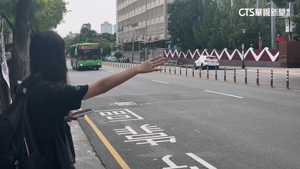 拒載「沒舉手」學生　台中公車司機被控還嗆聲