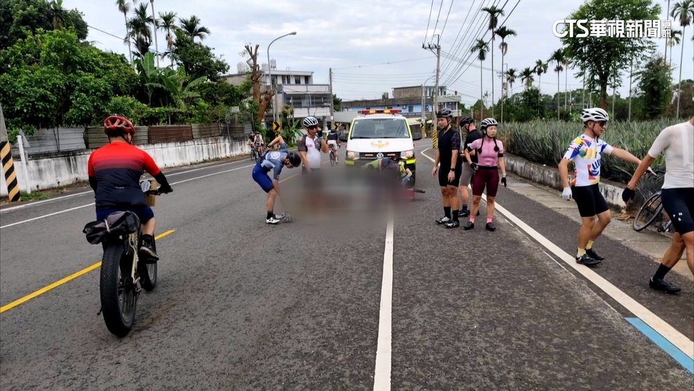 彰化139線再傳車禍　黑狗竄撞騎士.單車斷3截