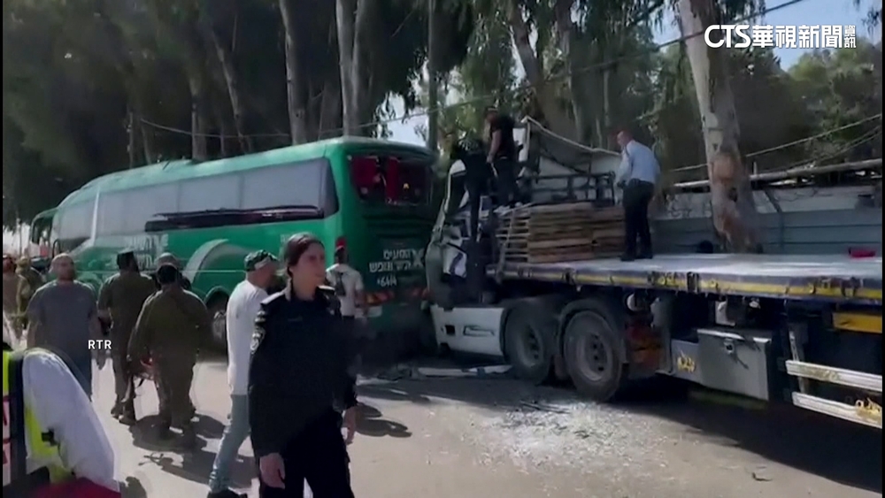 以色列又遇恐攻？　卡車衝撞巴士站至少33傷