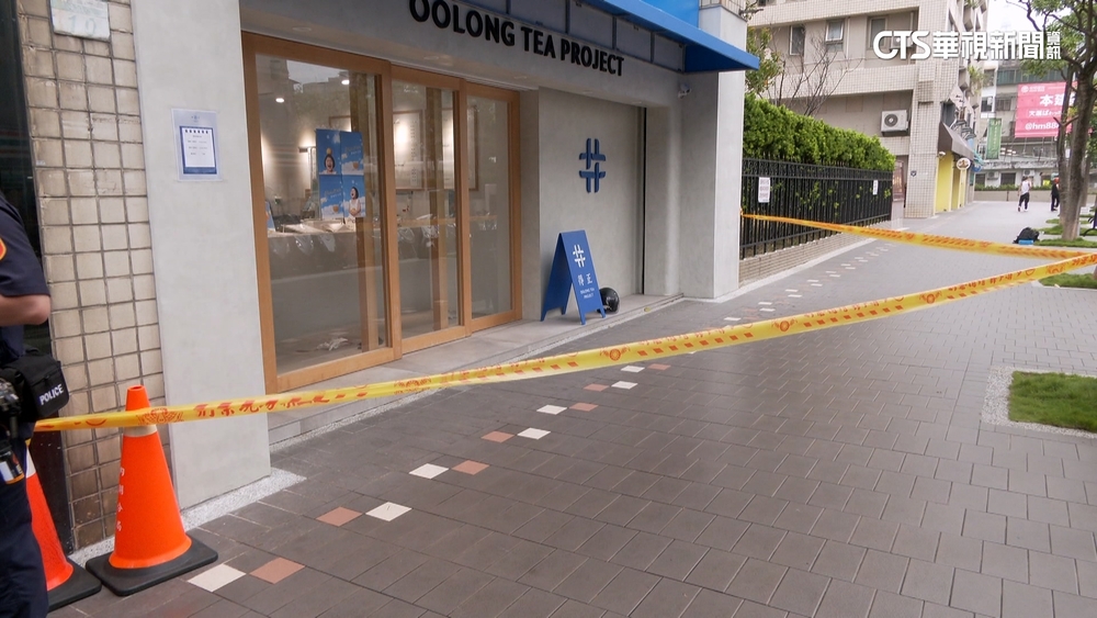 看不順眼爆口角！騎士大腿遭刺傷　躲飲料店求救