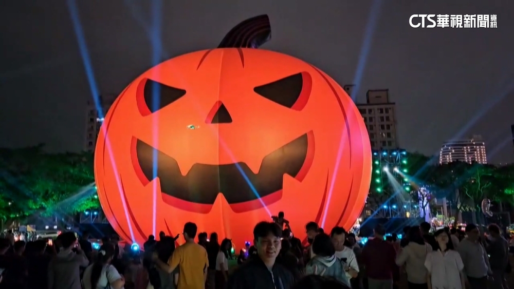 康芮攪局！　高雄大南瓜提前「消風」　民眾喊可惜