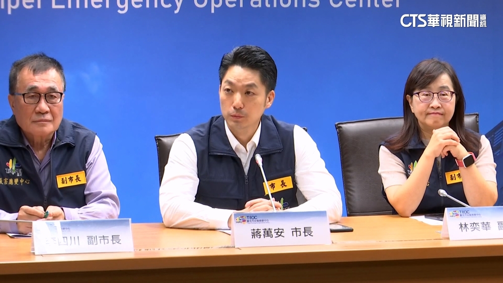 中央增報影響「停班課」　蔣：維持8點宣布　盧：晚上10點