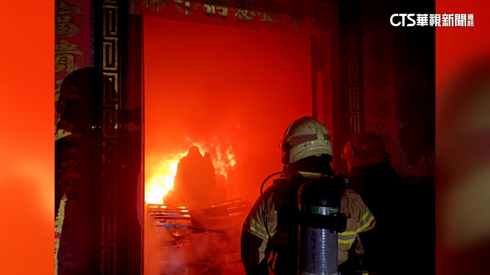 疑蠟燭引燃佛像　台南佛寺凌晨起火師父急逃