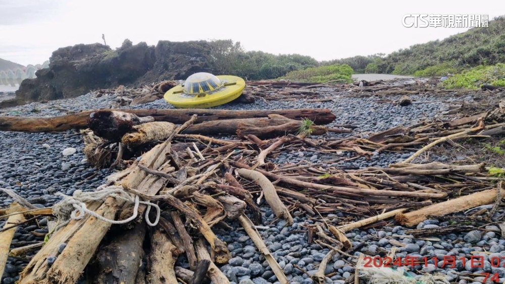三仙台驚現「黃色飛碟」　東管處：海象資料浮標