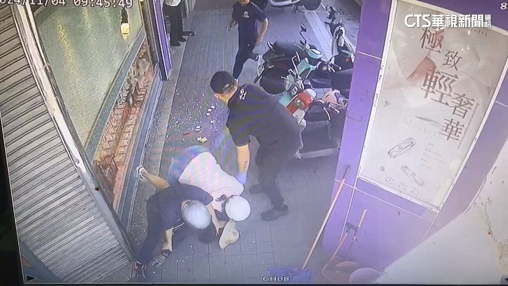 男持榔頭砸櫥窗搶銀樓　3民眾見義勇為合力壓制