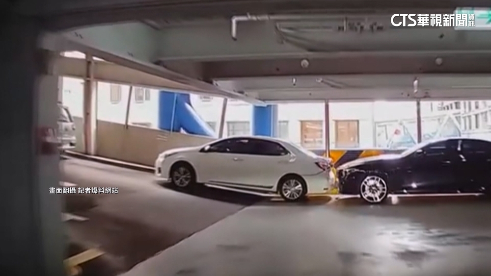 駕駛「斜坡停車」碰撞　倒退嚕直撞進口車