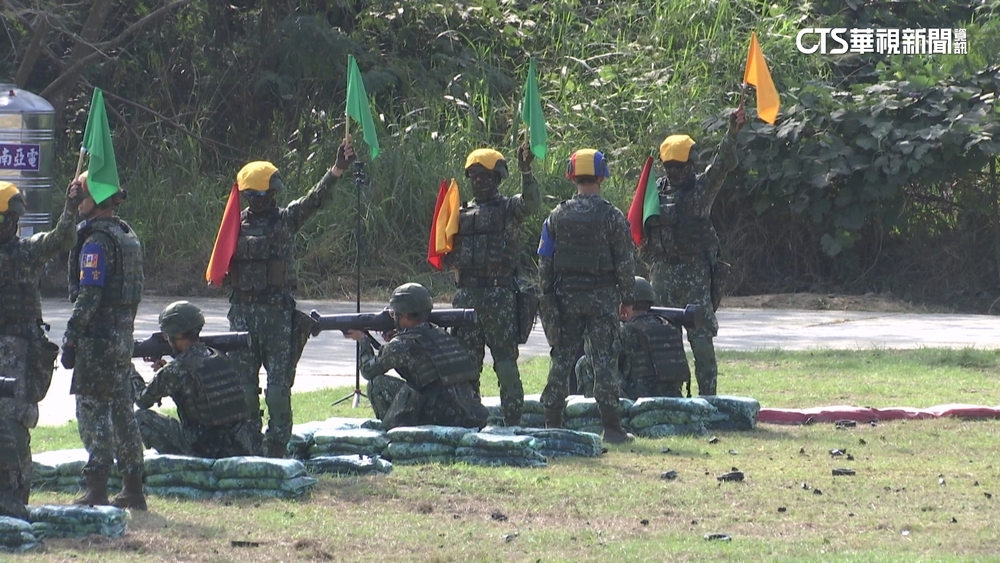 一年義務役紅隼火箭彈射擊　尷尬...故障無法擊發