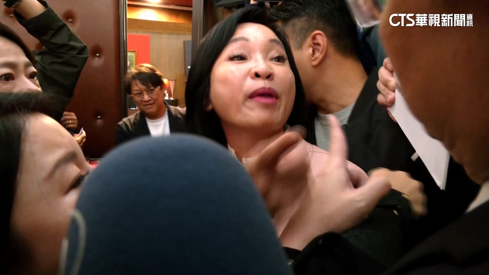 為財劃法爆口角！　柯志恩.賴瑞隆狹路相逢互嗆10分鐘