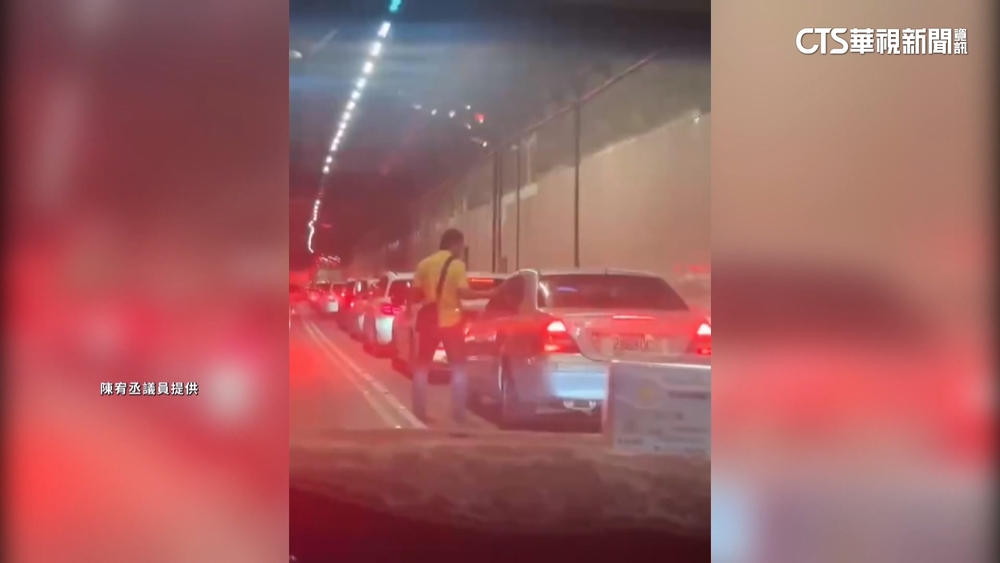 基隆路地下道施工3分鐘車程塞1小時　駕駛怒拍車