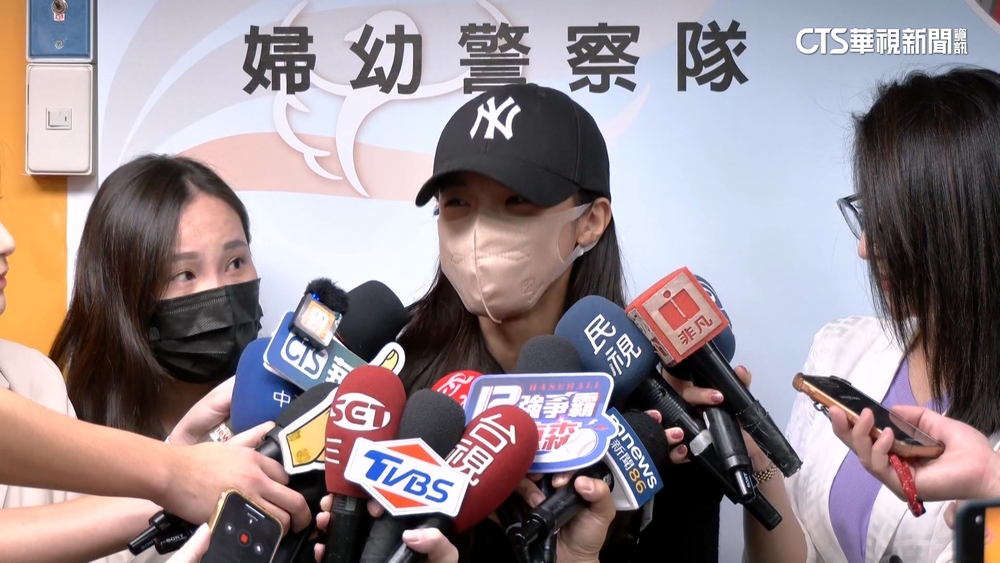 遭陌生人尾隨！　李多慧嚇哭報案提告：想搬家