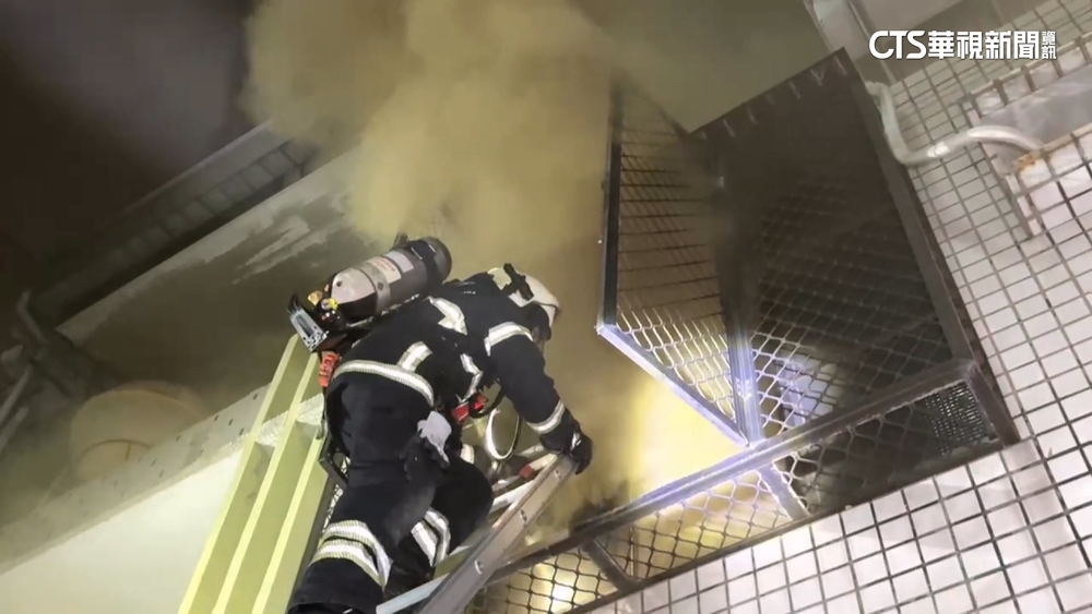 高雄民宅傳爆炸火警　9旬翁逃出兒受困獲救