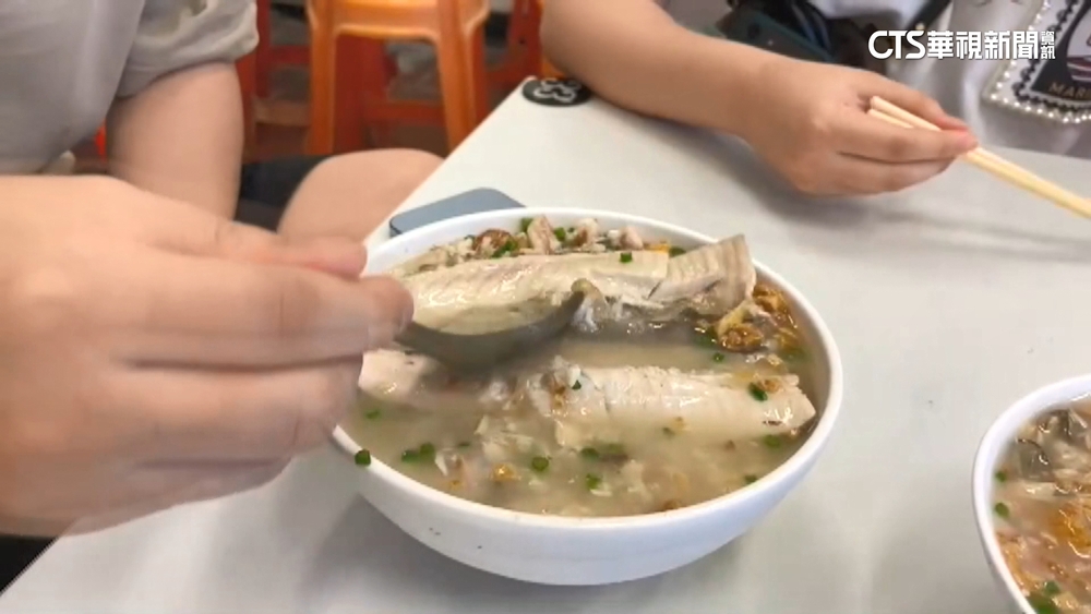 阿堂鹹粥「賣1片虧1片」掀兩派論戰 苦苓：嫌貴是窮酸表現