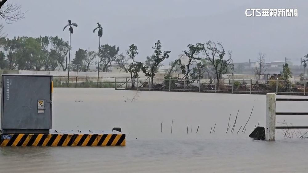 颱風外圍影響！宜蘭暴雨淹水　冬山.五結.羅東等列警戒區