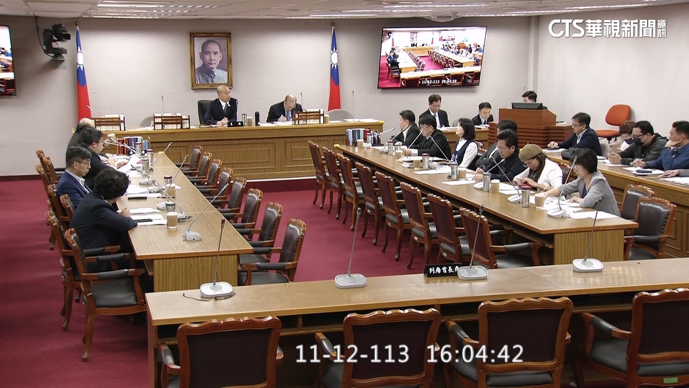 吵財劃法！　藍轟「先確認議事錄」　綠舉「會計法」反擊