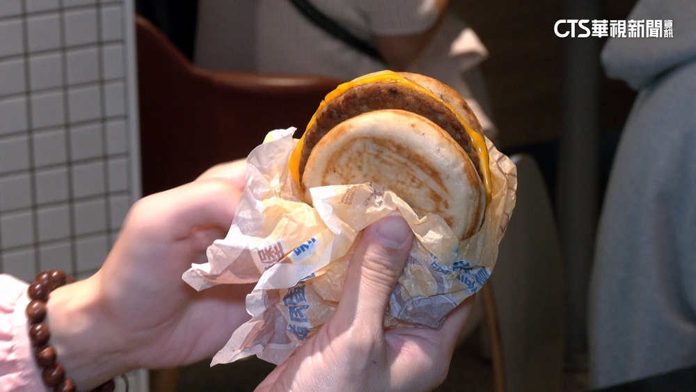 速食店限量早餐吸人龍　外送APP也大當機