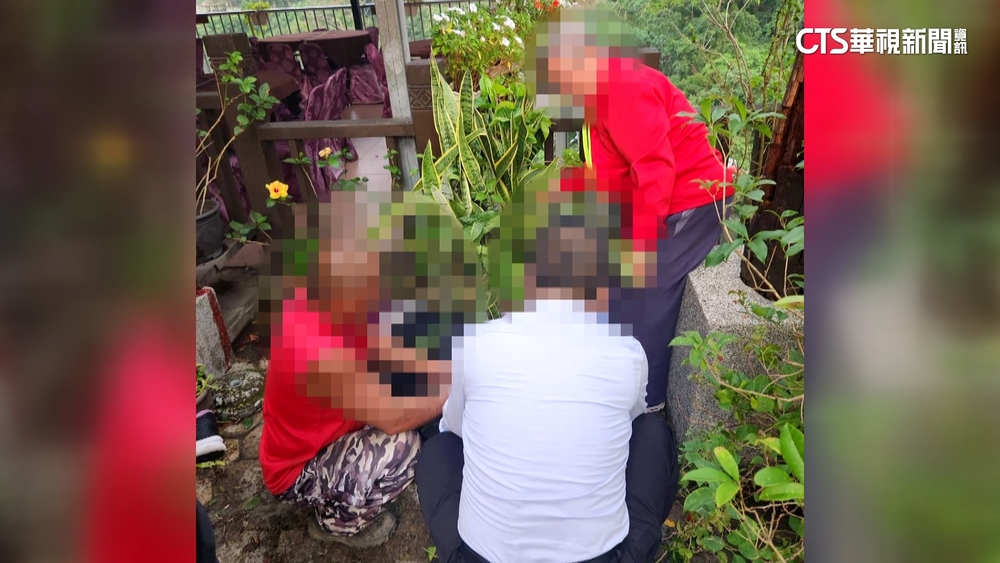 阿里山景觀台棧道斷裂　退休教師團5人摔落1死4傷