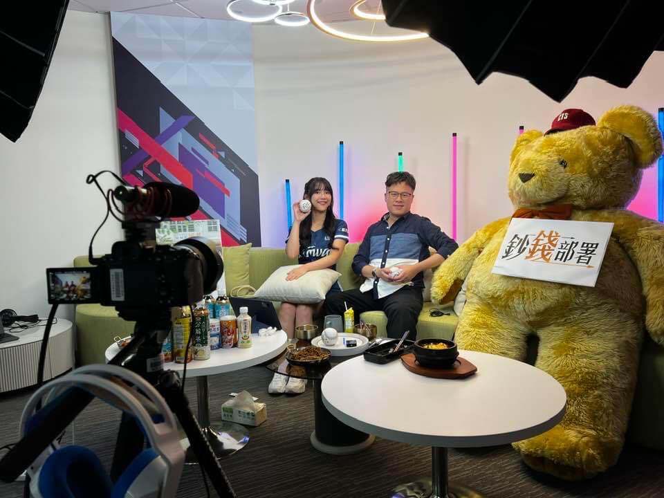 台韓啦啦隊一起吃熱炒　奶昔透露晧禎.娟週超愛炒飯 狂吃兩盤