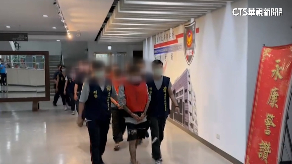 台南超商店員遭凌虐墜樓亡　母以淚洗面：盼還原真相