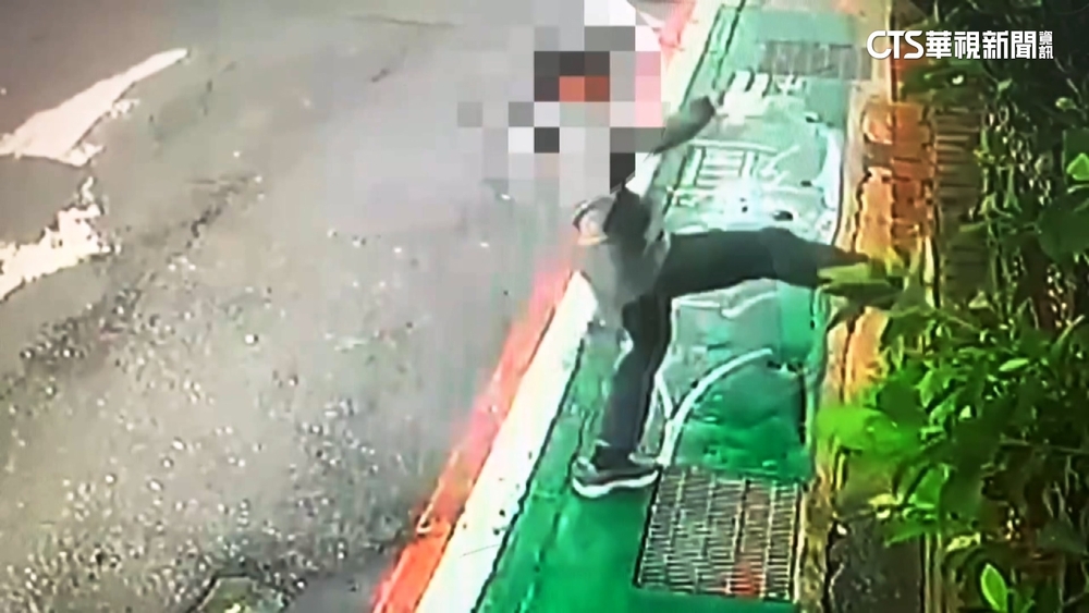 一腳噴250元！　男隨機洩憤竟踹到「司法院長官邸」