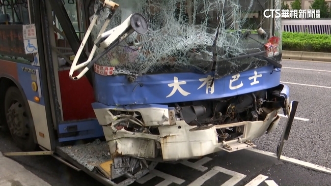 公車追撞釀1死15傷　北市府開罰大都會、大有各9萬元