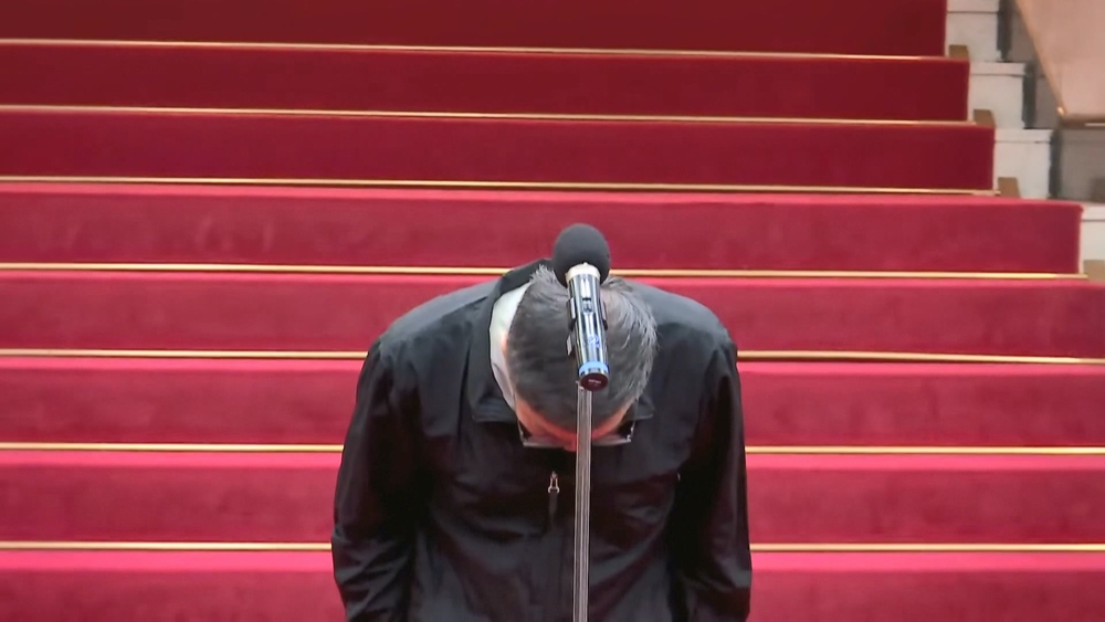 勞動部霸凌案　卓榮泰鞠躬致歉：全案送檢調追究責任