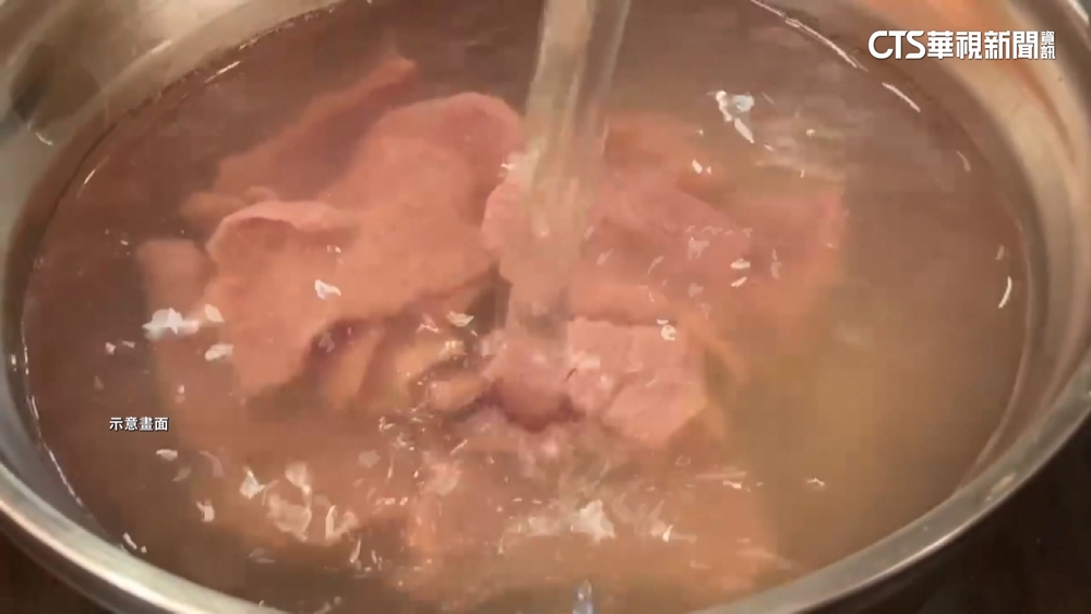 牛肉湯業者被爆「加化學骨粉」「用進口牛」　老闆怒告