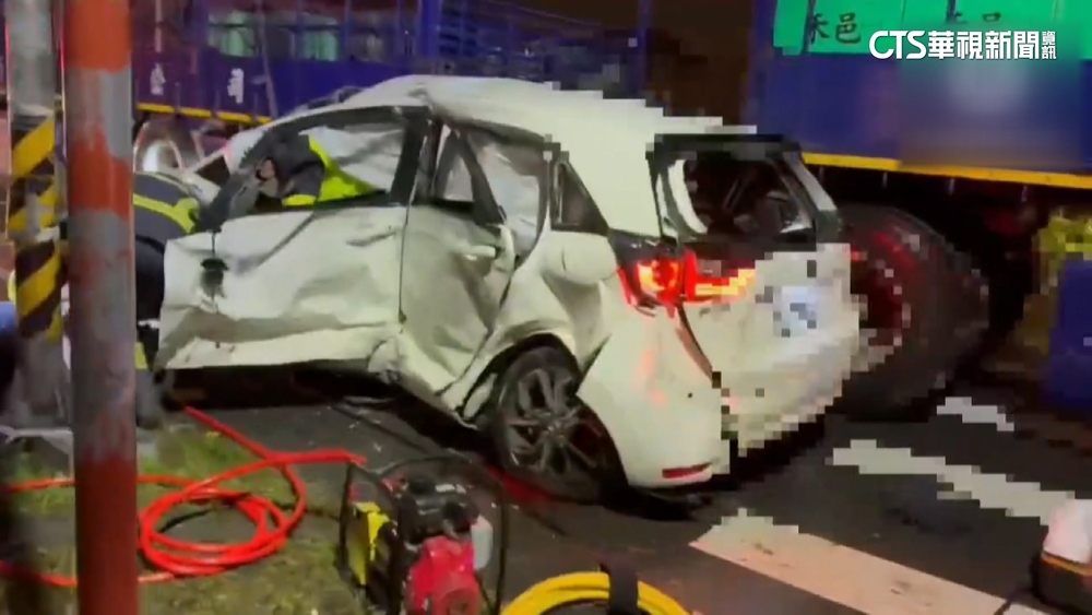 參加生日趴遇死劫！　聯結車撞小客車3死2傷