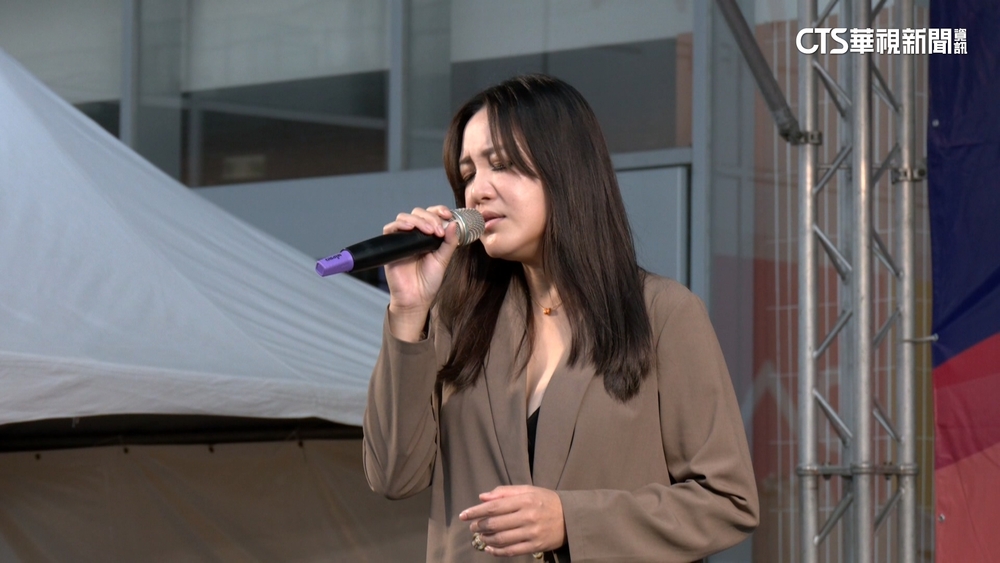 「札哈木之星」選拔決賽登場　黃偉哲替選手加油