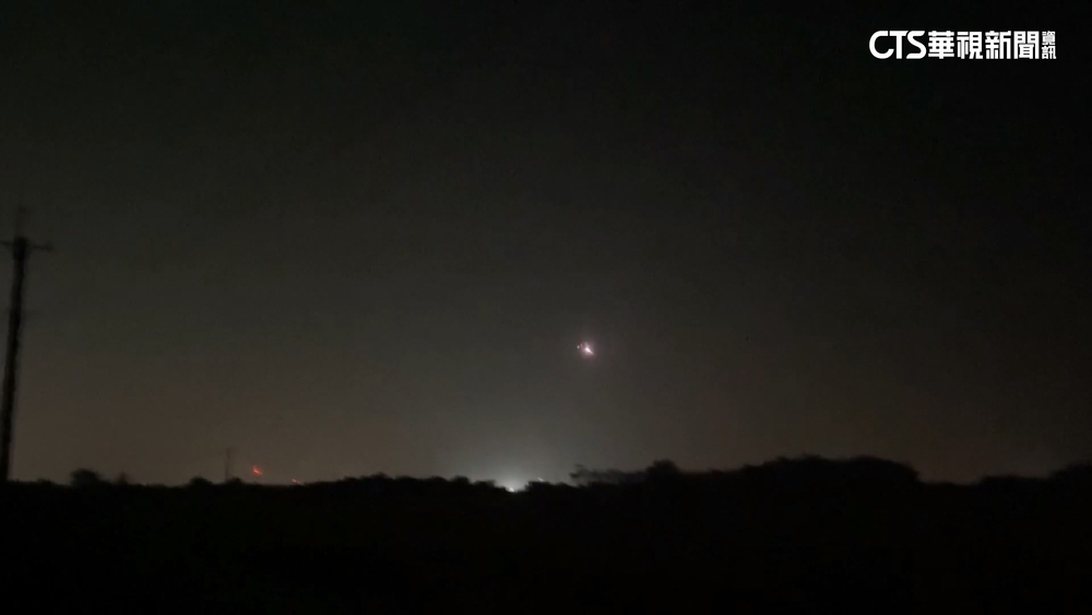 F16升空！　4架戰機伴飛迎台灣棒球英雄返國