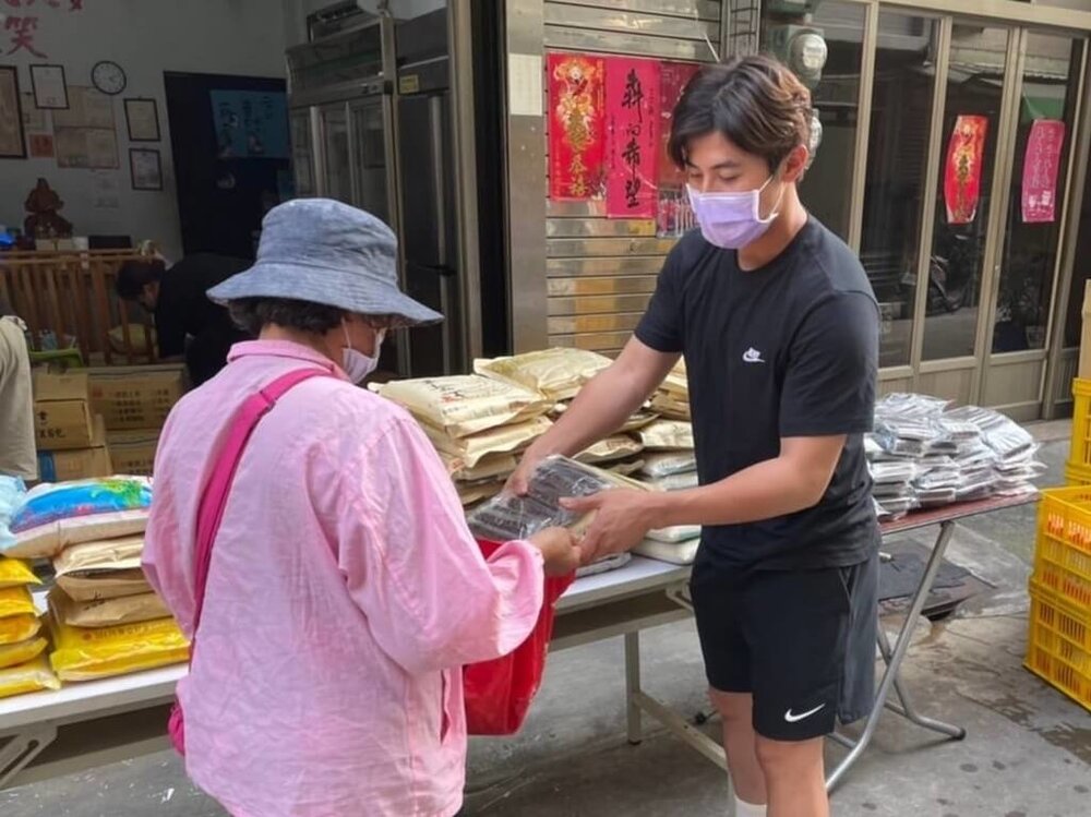 陳傑憲母以「兒子微笑」成立慈善會　遭詐團蹭冒名募款