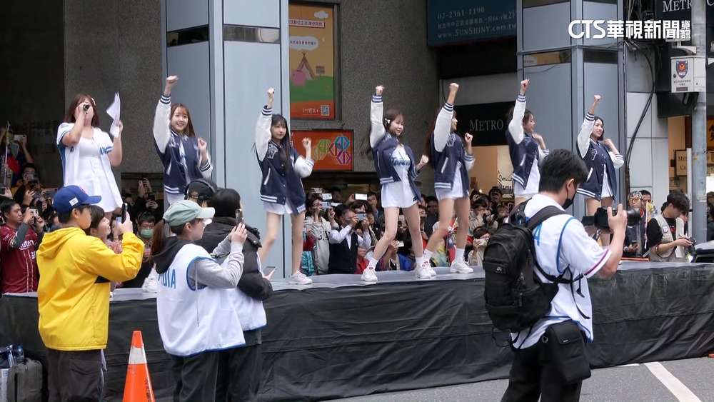18人啦啦隊應援！　帶動唱「台灣尚勇」粉絲嗨翻