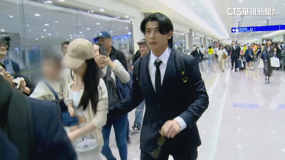 迎英雄歸國！　網轟「桃機動線亂」　陳傑憲護妻小罕動怒