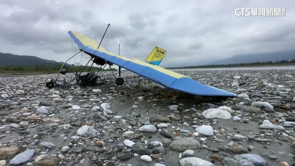 花蓮輕航機「機械故障」急迫降河床　機上2人皆生還
